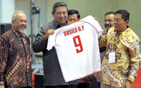 Orang Indonesia yang Pernah Bermain untuk Arsenal dan Real Madrid