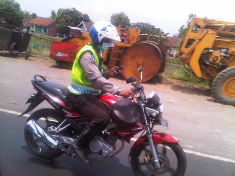 Kendaraan 'MUSUH&quot; Ane nih Gan sebagai Biker