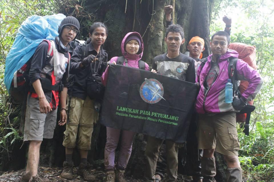 Pendaki gunung ( Langkah Para Petualang )