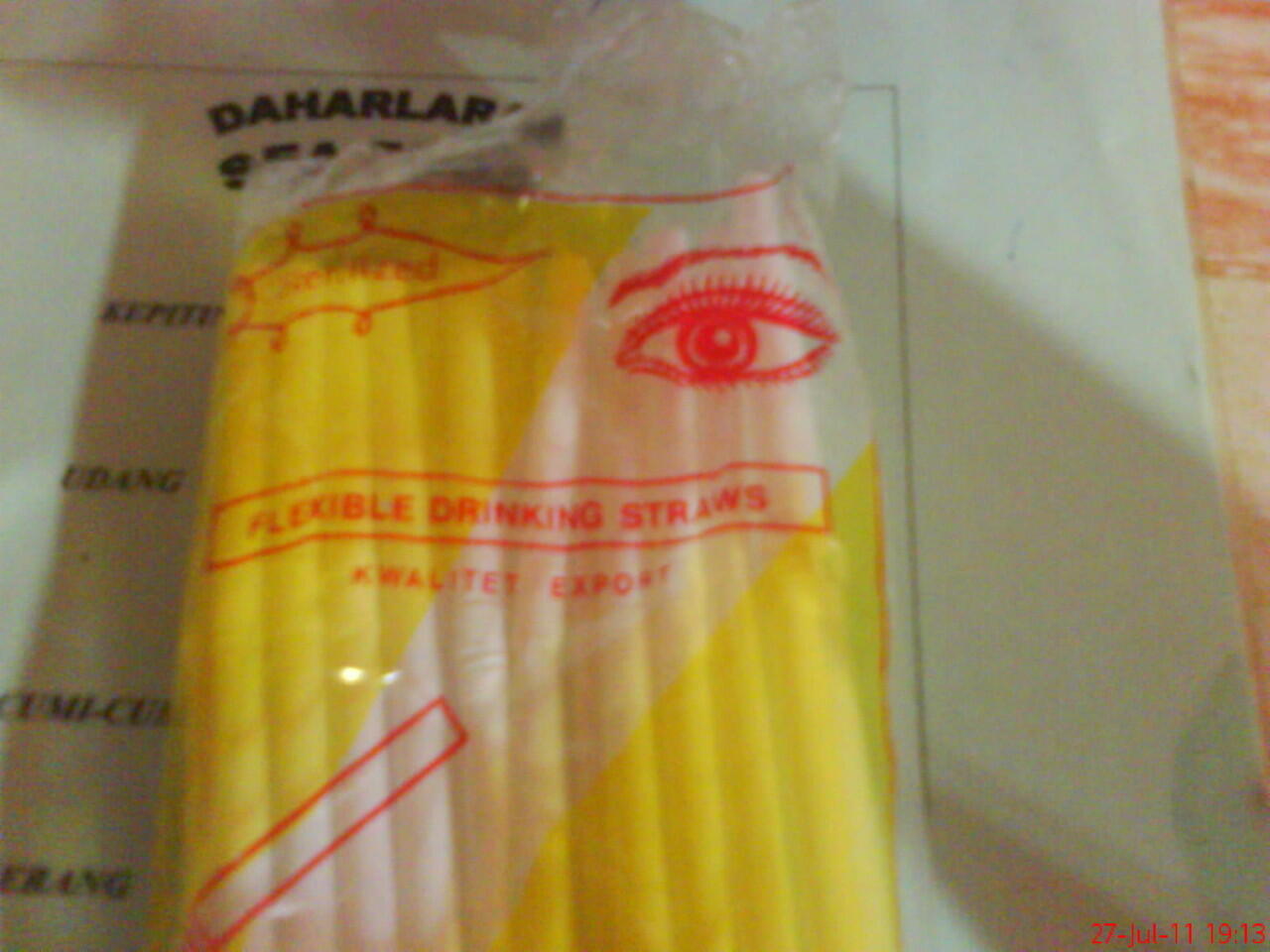 Simbol Illuminati ga cuma di brand" terkenal, tapi juga sampai level bawah.