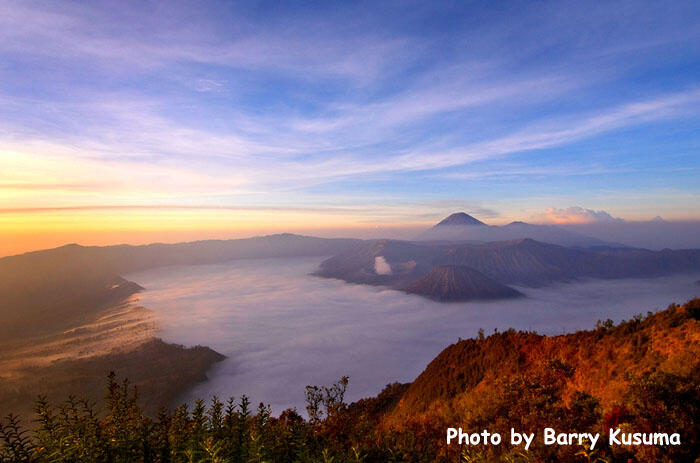 Gunung Bromo Lukisan alam terindah di Jawa Timur.