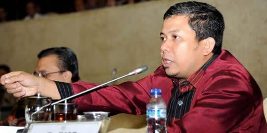 Munarman Vs Fachry Hamzah: Siapa Menang Debat Gan??