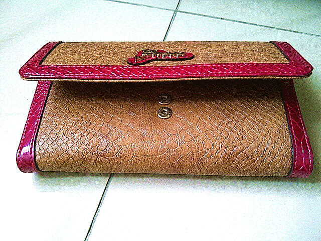 Dompet Purse Guess Trifold Original