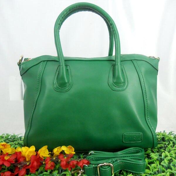 Tas Burberry,Cartier,Chanel,Zara,Dior,Furla,Hermes,Louis Vuitton,Prada,Versace,Webe