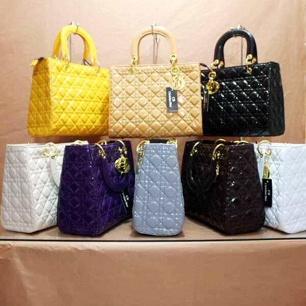 Tas Burberry,Cartier,Chanel,Zara,Dior,Furla,Hermes,Louis Vuitton,Prada,Versace,Webe