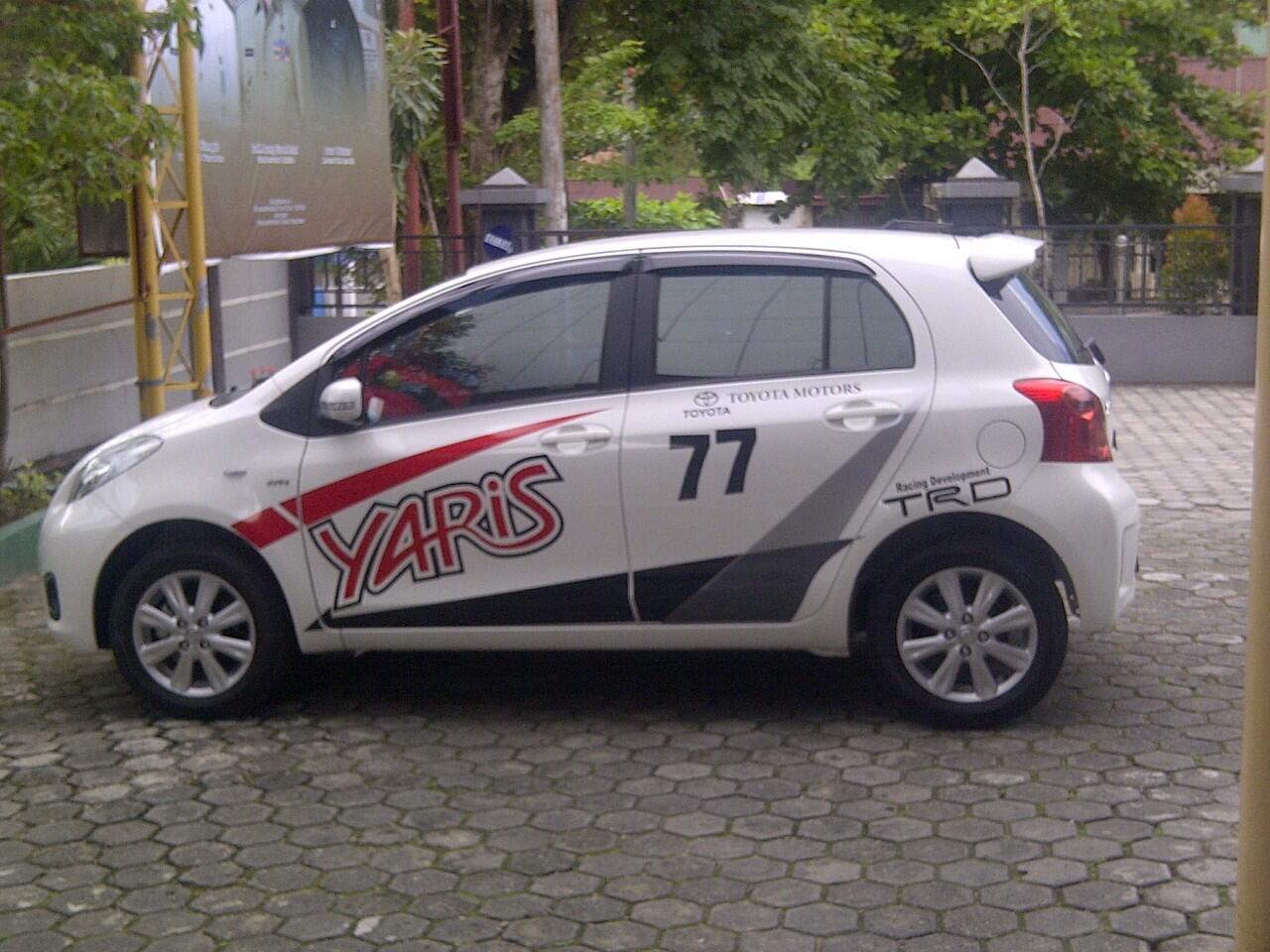  Cutting  Sticker  Mobil  Yaris Modifikasi  Style