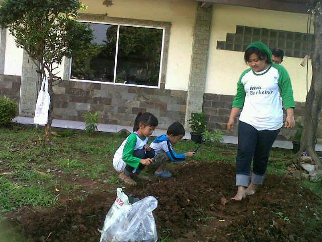 &#91;FR&#93; Kegiatan Bekasi Berkebun