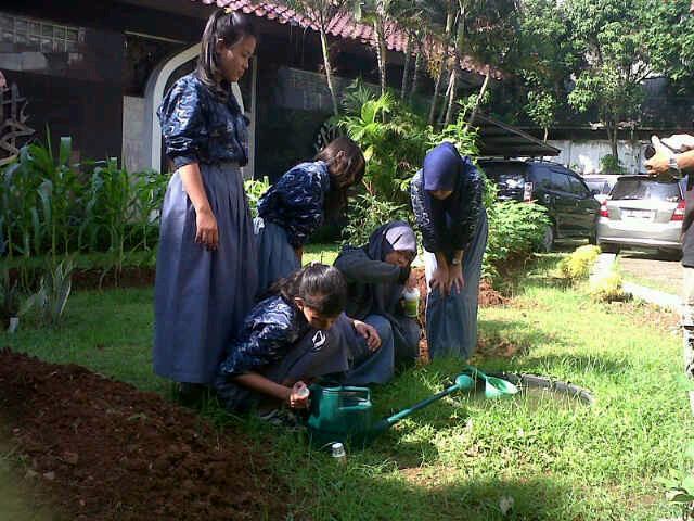&#91;FR&#93; Kegiatan Bekasi Berkebun