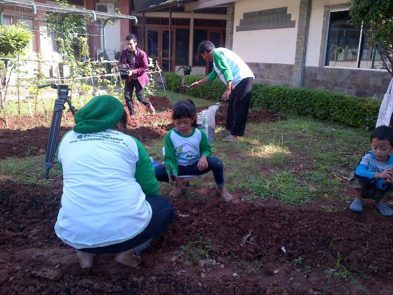 &#91;FR&#93; Kegiatan Bekasi Berkebun