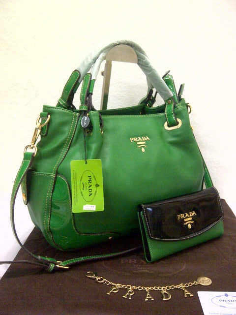 Tas Fashion Wanita Prada Cevro + set dompet