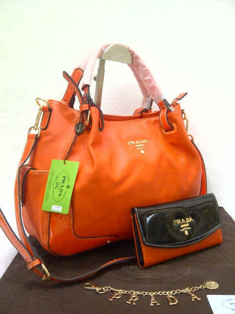 Tas Fashion Wanita Prada Cevro + set dompet