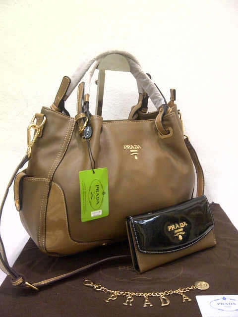 Tas Fashion Wanita Prada Cevro + set dompet
