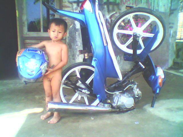 Gak Cuma Sepeda Yang Bisa Di Lipet, Motor Juga Bisa Gan ......