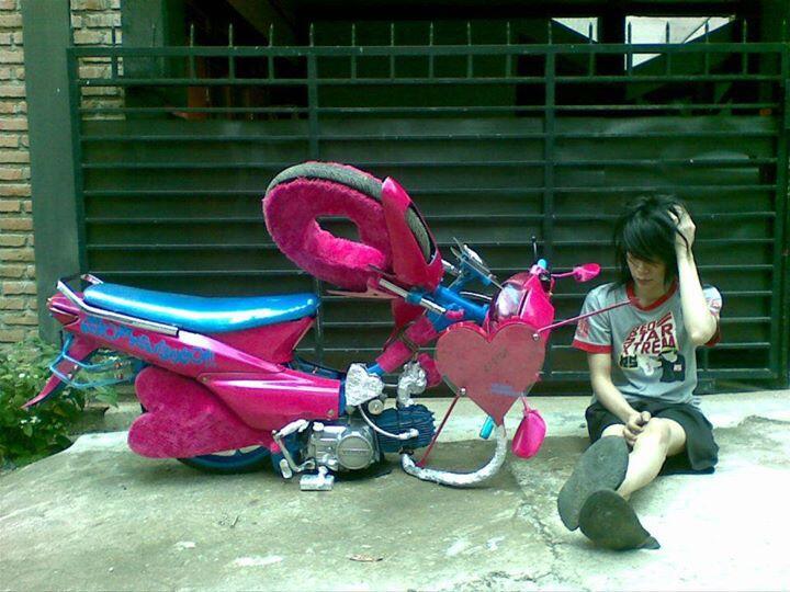 Gak Cuma Sepeda Yang Bisa Di Lipet, Motor Juga Bisa Gan ......