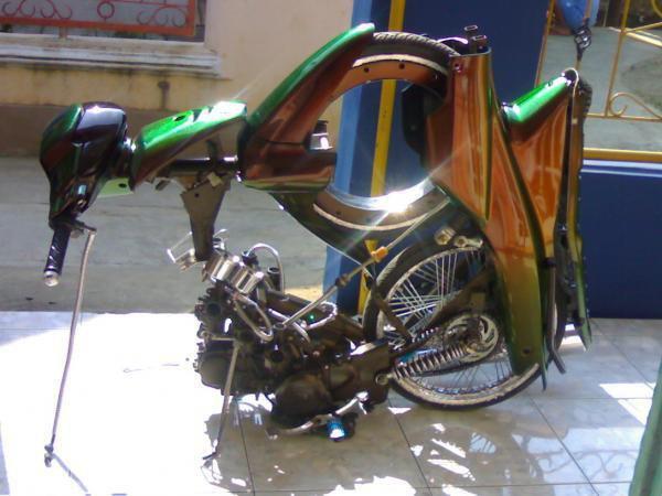 Gak Cuma Sepeda Yang Bisa Di Lipet, Motor Juga Bisa Gan ......