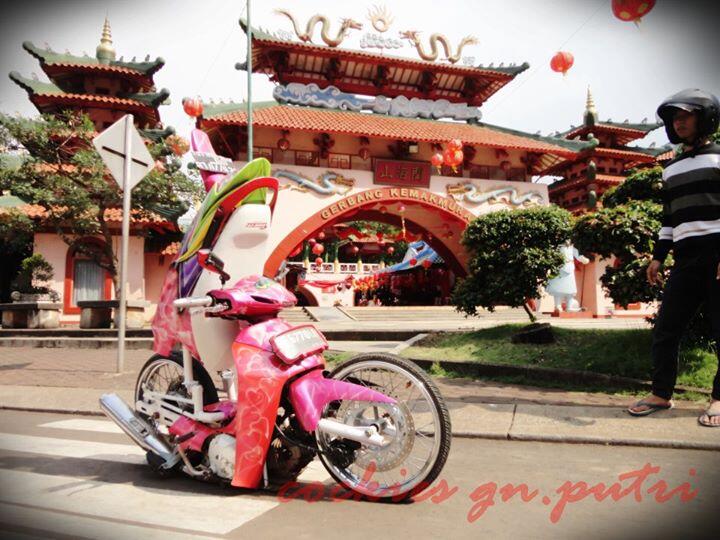 Gak Cuma Sepeda Yang Bisa Di Lipet, Motor Juga Bisa Gan ......