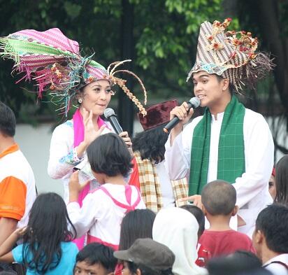 warna warni karnaval jakarta (banyak pic)