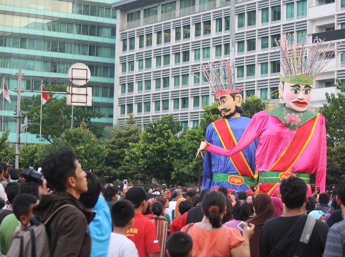 warna warni karnaval jakarta (banyak pic)