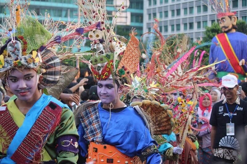 warna warni karnaval jakarta (banyak pic)