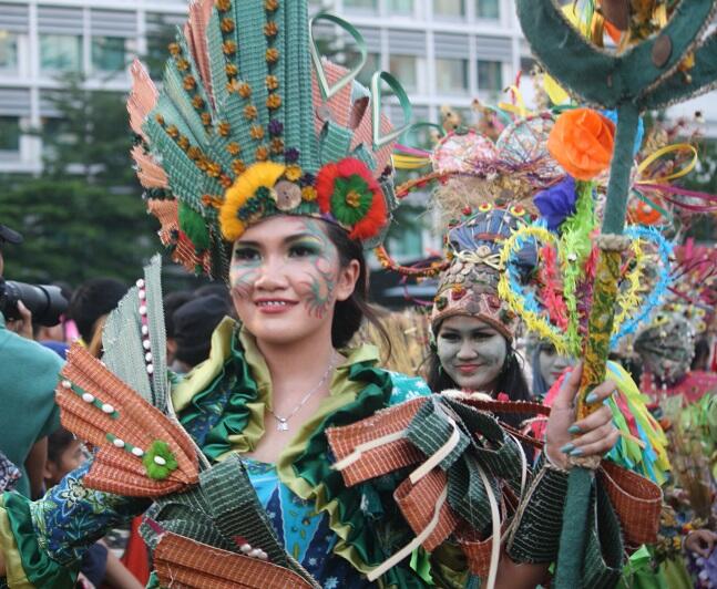 warna warni karnaval jakarta (banyak pic)