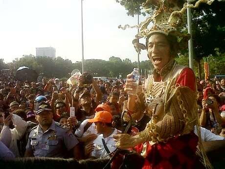 Jokowi di Ketawain Penonton Jakarnaval