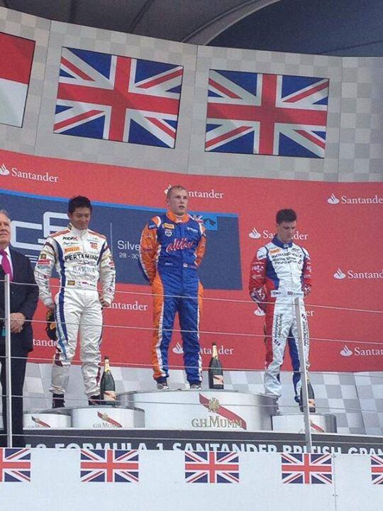 BANGGA !!! RIO HARYANTO JUARA 2 DI GP2 SILVERSTONE INGGRIS