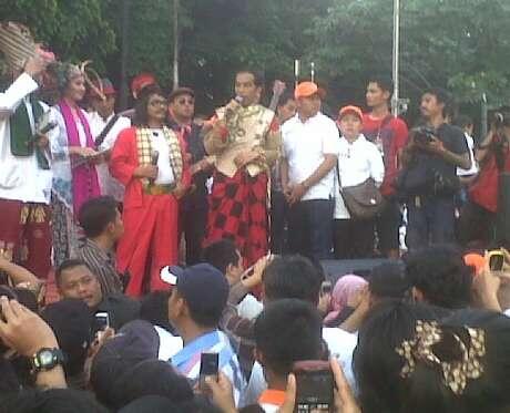 Keren! Ini Penampilan Jokowi di Jakarnaval 2013