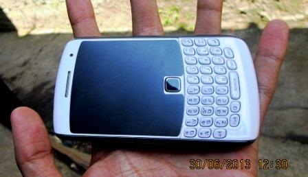 WTS BlackBerry Apollo white mulus,murah prefer COD Bandung