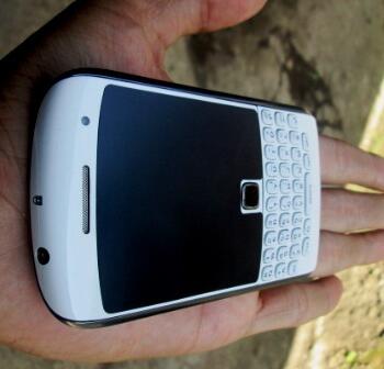 WTS BlackBerry Apollo white mulus,murah prefer COD Bandung