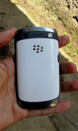 WTS BlackBerry Apollo white mulus,murah prefer COD Bandung