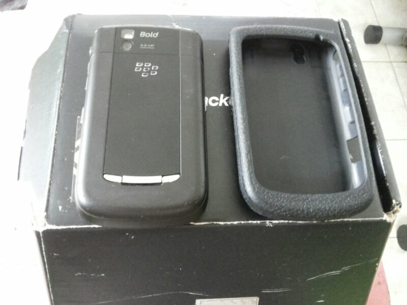 blackberry essex 9650 (tour 2)