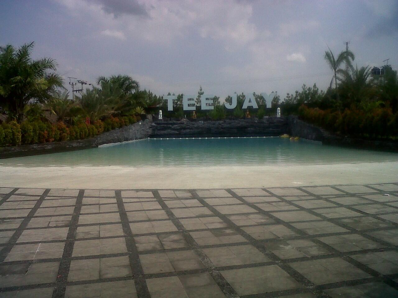 Visit Tasikmalaya Waterboom Tee Jay