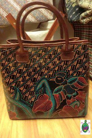 PROMO Tas Kulit, Rajut dan Tas Bermerk (Prada, ZARA, CHLOE, BOURZU, FURLA))