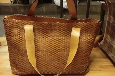PROMO Tas Kulit, Rajut dan Tas Bermerk (Prada, ZARA, CHLOE, BOURZU, FURLA))