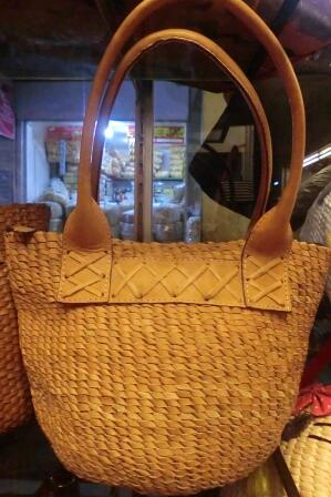 PROMO Tas Kulit, Rajut dan Tas Bermerk (Prada, ZARA, CHLOE, BOURZU, FURLA))