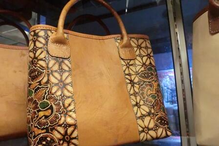 PROMO Tas Kulit, Rajut dan Tas Bermerk (Prada, ZARA, CHLOE, BOURZU, FURLA))
