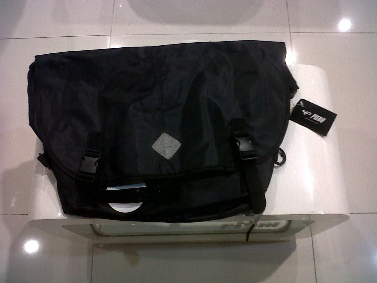 TAS PIERO ASLI PUNYA HARGA MIRING