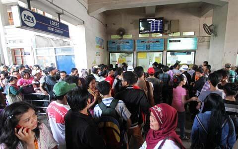 Hari Pertama Tiket Progresif KRL