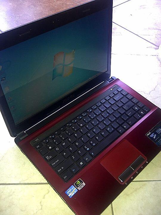 LAPTOP ASUS A43SD GAMING CORE i3 RED, RAM 2GB , VGA 2GB , HDD 500GB , MULUS , GARANSI