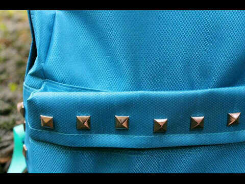 PRADA BACKPACK DENGAN DESAIN STUDED KREASIMU