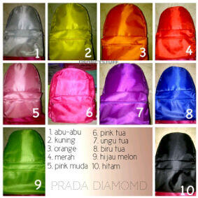PRADA BACKPACK DENGAN DESAIN STUDED KREASIMU