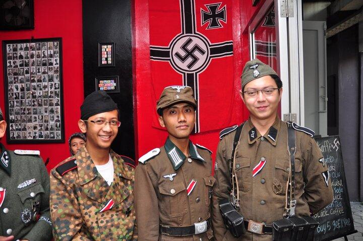 Mampir Gan Ada Kafe Nazi di Indonesia