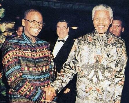 Fashion Batik milik Nelson Mandela