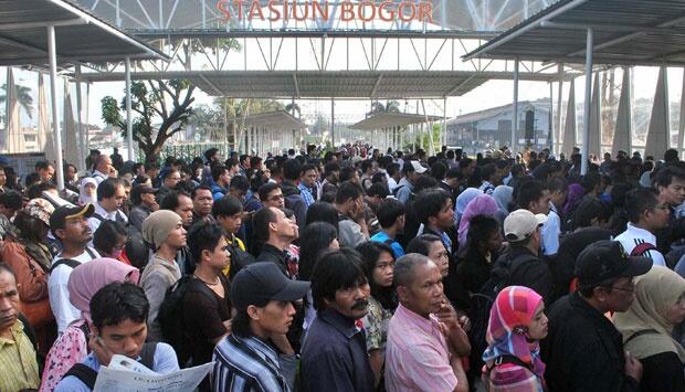 Fenomena pengguna KRL dalam negeri