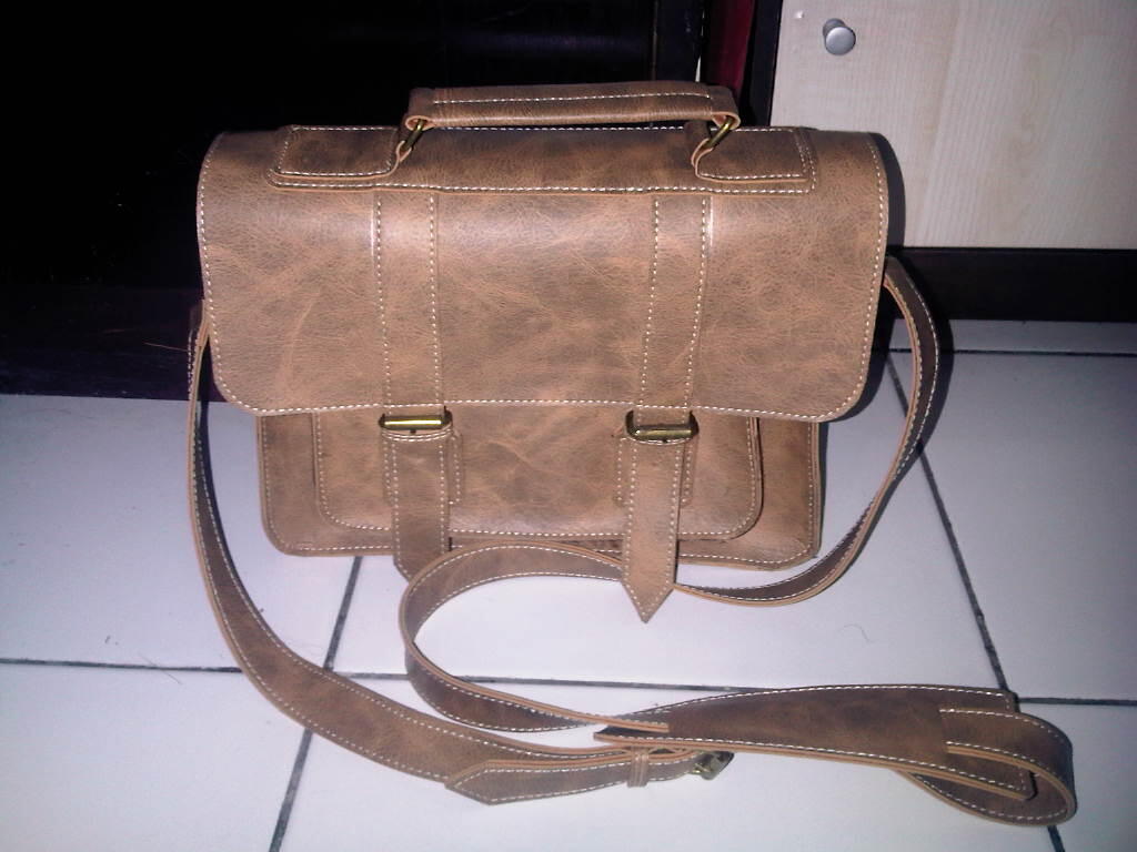 Vintage Postman Leather Bag dari Detou (Like New)