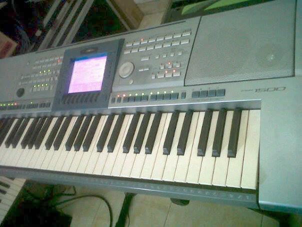 keyboard yamaha psr-1500