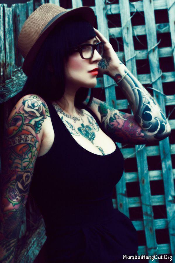 (PIC) GIRL WITH TATOO