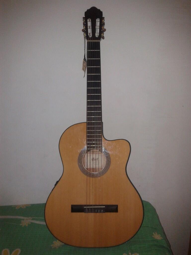 Cari Jual Gitar Akustik Elektrik (Nylon) Cort ACC11ME 