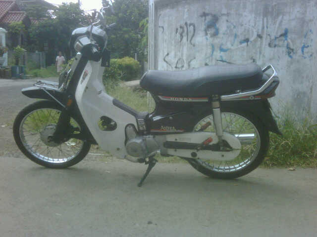 Terjual Perintilan Honda Astrea Star, jok cpver body spakbor dkk | KASKUS