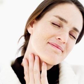 5 Cara Alami Atasi Sakit Tenggorokan